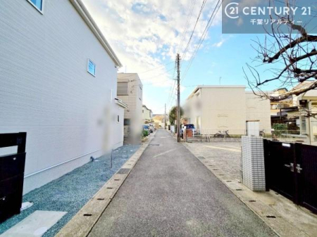 �O�ʓ��H�܂ތ��n�ʐ^ �������z���ɂ��A���n�ł͂�������Ƃ����\�������m�F���������܂��B�����C���[�W�͐}�ʂ⎑���ƂƂ��ɂ��ē��������܂��̂ŁA���C�y�ɂ��₢���킹���������B