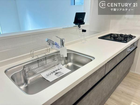 �L�b�`�� ���C�h�ȃV���N�ł��ˁI�������˂ɂ������������₷���Ǝ����y�X�d�l�̃V�X�e���L�b�`���ł��I
�f�U�C�����Ƌ@�\�������˂��L�b�`���Ő�����������܂��ˁI