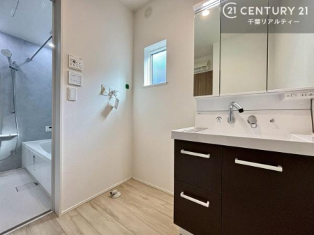 ���ʑ�E���ʏ� �����̂������ʏ��́A���ƕ�������₷���A���ł����K�ɂ��g�����������܂��B�O�ʋ��Ŏg�����肪�ǂ��A�������[�������Ă���܂��̂ŁA���p�i��X�L���P�A�p�i���������萮���ł��܂��B