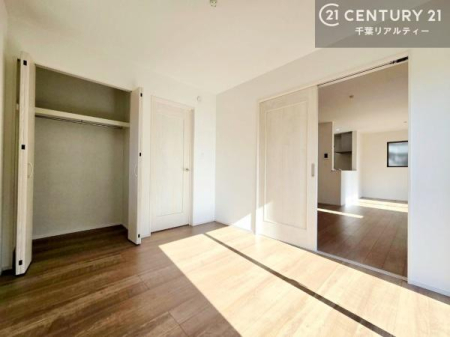 �m�� ���[�X�y�[�X�����Ă��܂��I�������X�b�L�����ڂ��鎖���ł��܂��ˁB
�Ƌ��I�΂Ȃ��V���v���ȃf�U�C���ׁ̈A�Ƌ��I�΂����C�ɓ���̋�ԍ�肪�ł������ł��ˁB