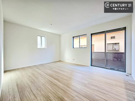 ���r���O �S�n�ǂ����r���O�͉Ƒ������R�ƏW�܂�܂��B�Ƒ��c�R�̎��Ԃ����������ł��B���Ƒ��ƁA����w�[���������Ԃ��߂��������ł��ˁB