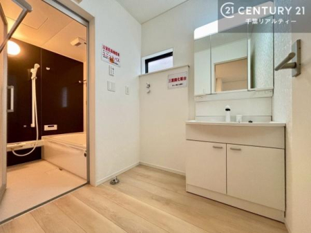 ���ʑ�E���ʏ� �����̂������ʏ��́A���ƕ�������₷���A���ł����K�ɂ��g�����������܂��B�O�ʋ��Ŏg�����肪�ǂ��A�������[�������Ă���܂��̂ŁA���p�i��X�L���P�A�p�i���������萮���ł��܂��B