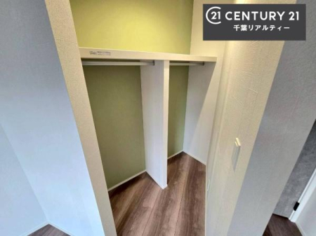 ���[ �E�H�[�N�C���N���[�[�b�g�t���ł��B��������̂��m���Ȃǂ����[���Ă��������ł��ˁI���ɂ���@�������ȂǋG�ߕ��̑傫�ȉƓd�����[�ł��܂��B