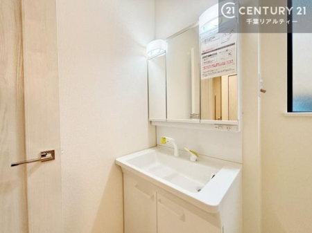 ���ʑ�E���ʏ� �O�ʋ��d�l�̐��ʏ��́A�g�����Ȃ݂����₷������I���͎��[�ɂȂ��Ă��܂��B�h���C���[�₨���ϓ����Еt������̂Ő��ʑ������X�b�L���ƌ����邱�Ƃ��o���܂��I