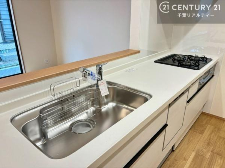 �L�b�`�� ���C�h�ȃV���N�ł��ˁI�������˂ɂ������������₷���Ǝ����y�X�d�l�̃V�X�e���L�b�`���ł��I
�f�U�C�����Ƌ@�\�������˂��L�b�`���Ő�����������܂��ˁI