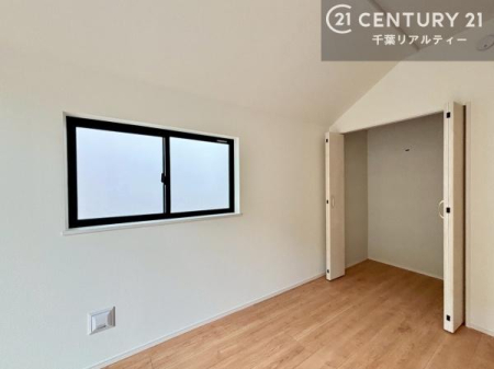 ���r���O�ȊO�̋��� ���[�X�y�[�X�����Ă��܂��I�������X�b�L�����ڂ��鎖���ł��܂��ˁB
�Ƌ��I�΂Ȃ��V���v���ȃf�U�C���ׁ̈A�Ƌ��I�΂����C�ɓ���̋�ԍ�肪�ł������ł��ˁB