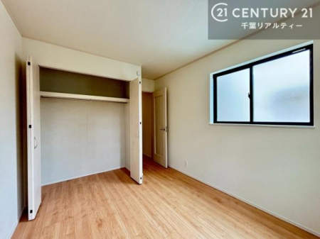 �q������ ���[�X�y�[�X���t���Ă���̂ŁA�}�ȗ��q���ł��U�炩��������������T�b�ƕЂÂ����đ�ϕ֗��ł��I�ǖʂ��L�X���Ă���̂ŁA�׋�����x�b�h�̒u����ɍ���܂���I