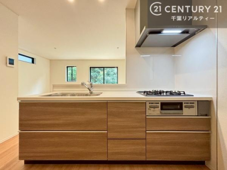 �L�b�`�� ��l�C�̑Ζʎ��V�X�e���L�b�`�����̗p���Ă��܂��I���Ƒ��̃R�~���j�P�[�V���������R�Ƒ�����݌v�ł��B
���q�l�ɂ��ڂ��͂��̂Ŋ������ł��ˁB���[�͂�����܂��I