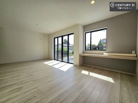 ���r���O �J�����̂���L�XLDK�I�\�t�@�[��_�C�j���O�e�[�u����u���Ă������ɂȂ�Ȃ��̂ŉ��K�ɉ߂����܂��I�R�~���j�P�[�V���������₷�����r���O�ł��I