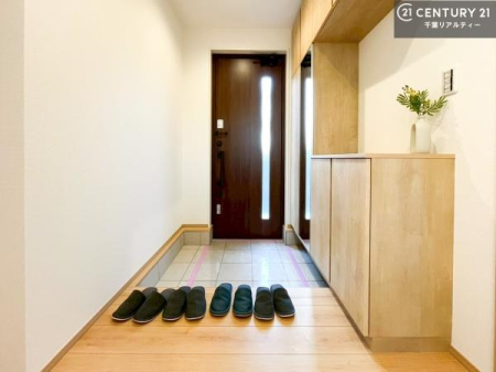 ���� ���ċA���Ă��Ă��A�������܁I�����������Ȃ�A�D�����}������Ă�����ԂɂȂ��Ă��܂��B
���邭��������錺�ւł��I