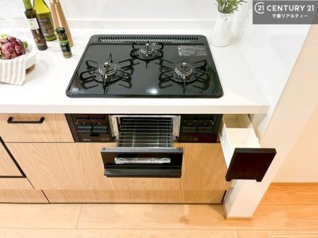 �L�b�`�� �R�����͎O������̂ł������̓����i�s���ł��܂��B
�������O�����t���ł��B�����X�y�[�X���L�X���Ă���׍�Ƃ����₷���I�g�����肪�ǂ��V�X�e���L�b�`���ł��I