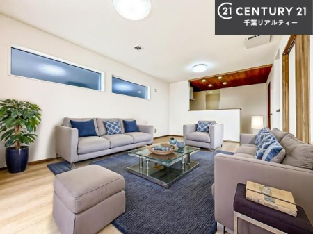 ���r���O �Ƌ��CG�p�[�X�ł��B��؂ȉƑ����W�܂邩�炱��LDK�ɂ͂�����肽���B
�q�����������C�ɏ΂��Ȃ��瑖�����Ă���p�����������u�L���Ƃɂ��ėǂ������v�Ǝv���u�Ԃł��B