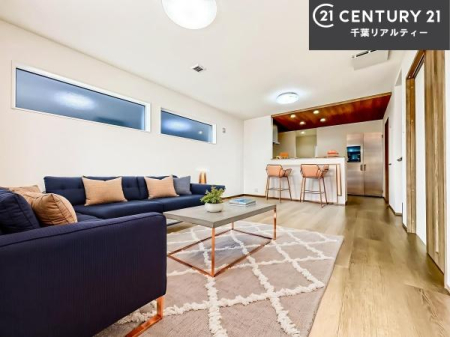 ���r���O �Ƌ��CG�p�[�X�ł��B�J�����̂���L�XLDK�I�\�t�@�[��_�C�j���O�e�[�u����u���Ă������ɂȂ�Ȃ��̂ŉ��K�ɉ߂����܂��I�R�~���j�P�[�V���������₷�����r���O�ł��I