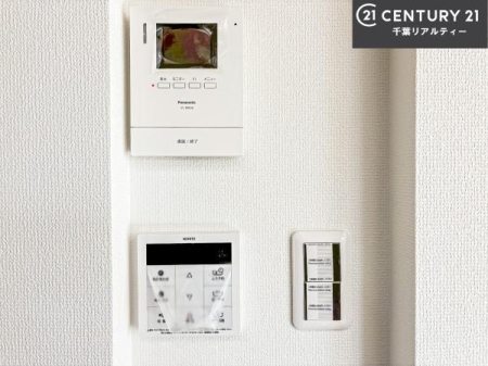 ���̑����� TV���j�^�[�t���C���^�[�z���ł��q�l�̂�����Ԓ��Ȃǂ����S�ł��ˁB
�{�^���ЂƂł����C�̏������ƂƂ̂��I�I�[�g�o�X���B