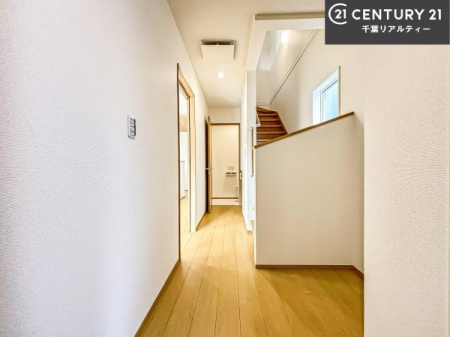 ���� ���ċA���Ă��Ă��A�������܁I�����������Ȃ�A�D�����}������Ă�����ԂɂȂ��Ă��܂��B
���邭��������錺�ւł��I