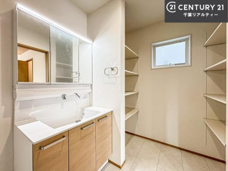 ���ʑ�E���ʏ� �����̂������ʏ��́A���ƕ�������₷���A���ł����K�ɂ��g�����������܂��B�O�ʋ��Ŏg�����肪�ǂ��A�������[�������Ă���܂��̂ŁA���p�i��X�L���P�A�p�i���������萮���ł��܂��B