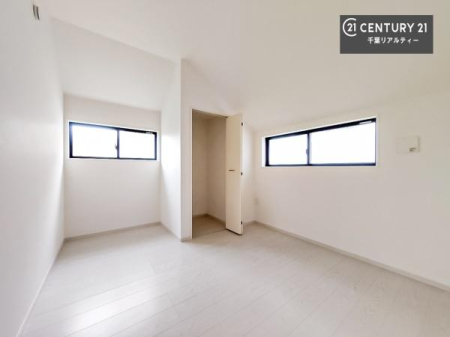 �m�� �V���v���Ƀf�U�C������Ă��邽�߁A�Ƌ��I�т܂���I
���C�ɓ���̉Ƌ��u���Ă��낰���Ԃ���邱�Ƃ��ł��܂��B