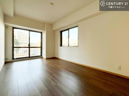 �Q�� 2�ʍ̌����m�ۂ������邢�����́A���ʂ����ǂ��A���邭��ϋ��S�n�̗ǂ���ԂƂȂ��Ă���܂��B�����b�N�X���ĉ߂�����S�n�̗ǂ��������ł��I���̖ڊo�߂��X�b�L�����܂��ˁI