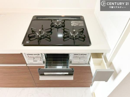 �L�b�`�� �R�����͎O������̂ł������̓����i�s���ł��܂��B
�������O�����t���ł��B�����X�y�[�X���L�X���Ă���׍�Ƃ����₷���I�g�����肪�ǂ��V�X�e���L�b�`���ł��I