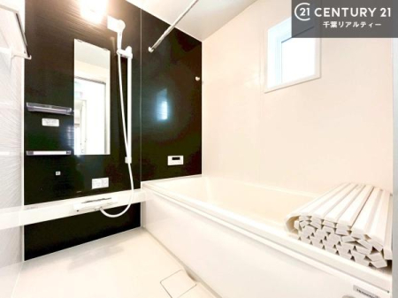 ���� �L�X�o�X�ň���̔������t���b�V���B�����L�΂���̂ŁA�����ɂ��������ƐZ����܂��ˁI�����̃o�X�^�C�����y���݂ɂȂ�܂��B