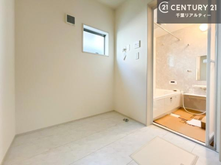 ���ʑ�E���ʏ� ���ʏ��ƒE�ߏ������ꂼ��Ɨ����Ă��܂��B���̂��߂��Ƒ����������ł����S���Đ��ʏ��𗘗p�ł��܂��B