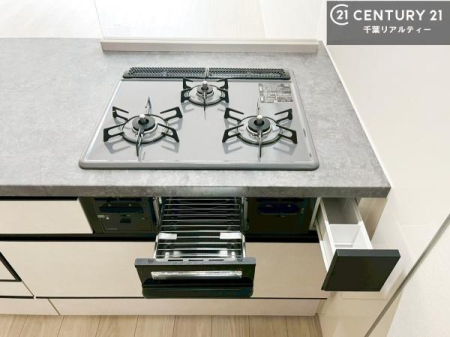 �L�b�`�� �R�����͎O������̂ł������̓����i�s���ł��܂��B
�������O�����t���ł��B�����X�y�[�X���L�X���Ă���׍�Ƃ����₷���I�g�����肪�ǂ��V�X�e���L�b�`���ł��I