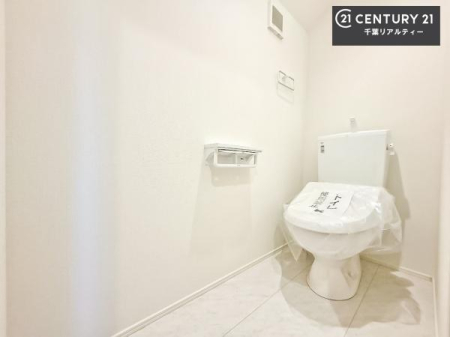 �g�C�� �������֍��ɂ��A�~��͕֍����g�����ł���̂ŗ₽���֍��ɍ��炸�ɍςފ������d�l�ł��I�V���v���ȃJ���[����Ƃ��Ă���̂ŁA������ꂪ���₷���ł��B