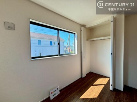 �m�� ���[�X�y�[�X�����Ă��܂��I�������X�b�L�����ڂ��鎖���ł��܂��ˁB
�Ƌ��I�΂Ȃ��V���v���ȃf�U�C���ׁ̈A�Ƌ��I�΂����C�ɓ���̋�ԍ�肪�ł������ł��ˁB