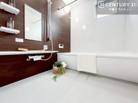 ���� �L�X�o�X�ň���̔������t���b�V���B�����L�΂���̂ŁA�����ɂ��������ƐZ����܂��ˁI�����̃o�X�^�C�����y���݂ɂȂ�܂��B