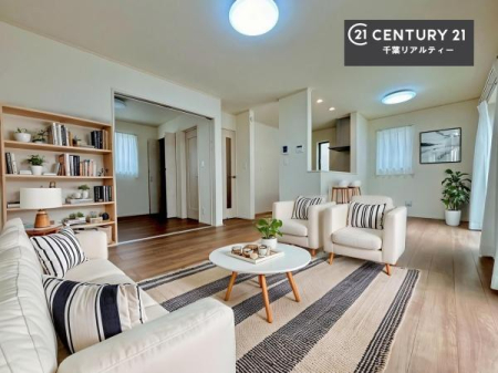 ���r���O �Ƌ��CG�p�[�X�ł��B�S�n�ǂ����r���O�͉Ƒ������R�ƏW�܂�܂��B�Ƒ��c�R�̎��Ԃ����������ł��B���Ƒ��ƁA����w�[���������Ԃ��߂��������ł��ˁB���邭�J���I�ȋ�Ԃł��B