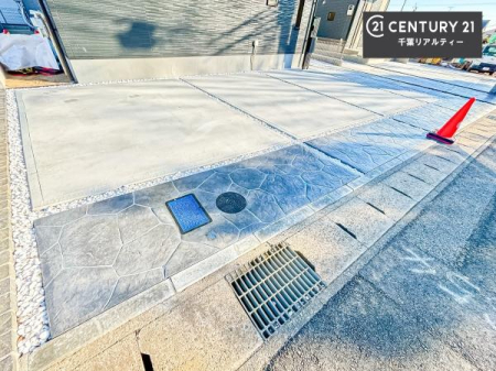 ���ԏ� ���ԃX�y�[�X��2�䕪����܂��I�Z�J���h�J�[�͂������A�o�C�N�⎩�]�ԂȂǂ��u���ꏊ�ɍ���܂���B