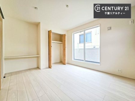 �Q�� �o���R�j�[�ɖʂ��Ă���m���ł��B���邭�����肪����A���C����������ł��܂��I���N���āA�O�ɏo�Ĕw�L�т����[�ċz�����ǂ������}������邱�Ƃ��ł��܂��B