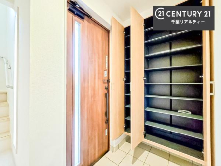 ���� ���ċA���Ă��Ă��A�������܁I�����������Ȃ�A�D�����}������Ă�����ԂɂȂ��Ă��܂��B
���邭��������錺�ւł��I