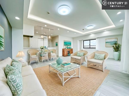 ���r���O �Ƌ��CG�p�[�X�ł��B�S�n�ǂ����r���O�͉Ƒ������R�ƏW�܂�܂��B�Ƒ��c�R�̎��Ԃ����������ł��B���Ƒ��ƁA����w�[���������Ԃ��߂��������ł��ˁB���邭�J���I�ȋ�Ԃł��B