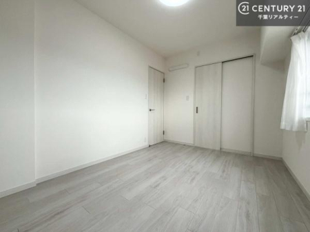 �Q�� ���[�X�y�[�X�����Ă��܂��I�������X�b�L�����ڂ��鎖���ł��܂��ˁB
�Ƌ��I�΂Ȃ��V���v���ȃf�U�C���ׁ̈A�Ƌ��I�΂����C�ɓ���̋�ԍ�肪�ł������ł��ˁB