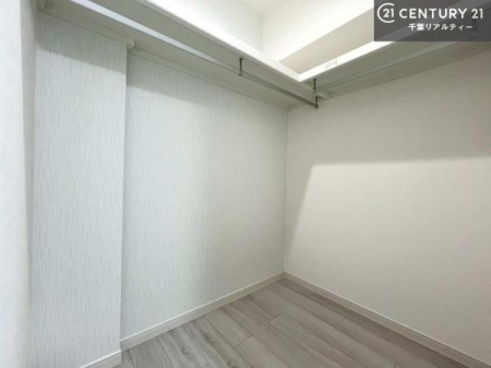 ���[ �E�H�[�N�C���N���[�[�b�g�t���ł��B��������̂��m���Ȃǂ����[���Ă��������ł��ˁI���ɂ���@�������ȂǋG�ߕ��̑傫�ȉƓd�����[�ł��܂��B