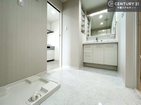 ���ʑ�E���ʏ� �g�Ȃ�𐮂�����ʏ��́A���������厖�ł��I������̐������̂��镵�͋C�����o�I�C�����悭���g�����������܂��B�L�X�����X�y�[�X���������ł��ˁI
