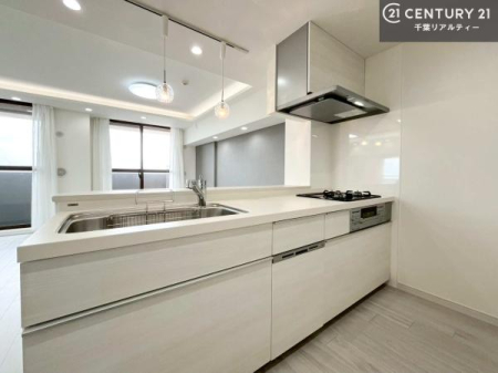 �L�b�`�� ��l�C�̑Ζʎ��V�X�e���L�b�`�����̗p���Ă��܂��I���Ƒ��̃R�~���j�P�[�V���������R�Ƒ�����݌v�ł��B
���q�l�ɂ��ڂ��͂��̂Ŋ������ł��ˁB���[�͂�����܂��I