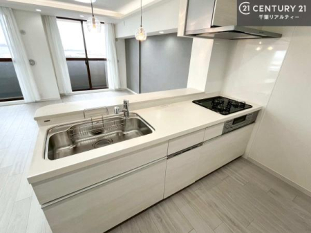 �L�b�`�� ��l�C�̑Ζʎ��V�X�e���L�b�`�����̗p���Ă��܂��I���Ƒ��̃R�~���j�P�[�V���������R�Ƒ�����݌v�ł��B
���q�l�ɂ��ڂ��͂��̂Ŋ������ł��ˁB���[�͂�����܂��I