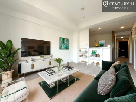 ���r���O �Ƌ��CG�p�[�X�ł��B�S�n�ǂ����r���O�͉Ƒ������R�ƏW�܂�܂��B�Ƒ��c�R�̎��Ԃ����������ł��B���Ƒ��ƁA����w�[���������Ԃ��߂��������ł��ˁB���邭�J���I�ȋ�Ԃł��B