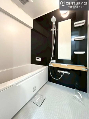 ���� �������������l�̕��͋C�̃o�X���[���́A�����o�Ă��ăo�X�^�C�����[���I
���d���撣���Ă��邲�J���ɂ��D�݂̓����̓����܂����āA�y����ł݂Ă͂������ł��傤���H