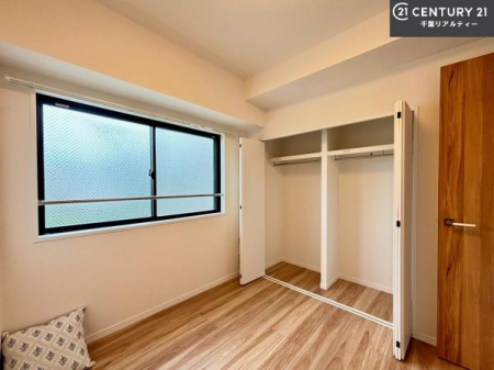 �Q�� ���[�X�y�[�X�����Ă��܂��I�������X�b�L�����ڂ��鎖���ł��܂��ˁB
�Ƌ��I�΂Ȃ��V���v���ȃf�U�C���ׁ̈A�Ƌ��I�΂����C�ɓ���̋�ԍ�肪�ł������ł��ˁB