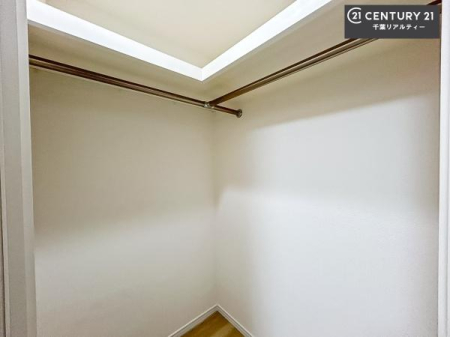 ���[ �E�H�[�N�C���N���[�[�b�g�t���ł��B��������̂��m���Ȃǂ����[���Ă��������ł��ˁI���ɂ���@�������ȂǋG�ߕ��̑傫�ȉƓd�����[�ł��܂��B