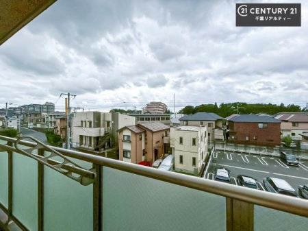 �Z�˂���̒��]�ʐ^ ������������Z��X�A���͂ɂ͍����������Ȃ��A�΂������󂪍L���J����������A
�z�����傫���Ղ��邱�Ƃ�����܂���B�C�����̗ǂ������ʂ蔲����X���݂ł��B