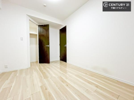 ���r���O�ȊO�̋��� ���[�X�y�[�X�����Ă��܂��I�������X�b�L�����ڂ��鎖���ł��܂��ˁB
�Ƌ��I�΂Ȃ��V���v���ȃf�U�C���ׁ̈A�Ƌ��I�΂����C�ɓ���̋�ԍ�肪�ł������ł��ˁB