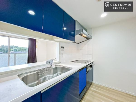 �L�b�`�� ��l�C�̑Ζʎ��V�X�e���L�b�`�����̗p���Ă��܂��I���Ƒ��̃R�~���j�P�[�V���������R�Ƒ�����݌v�ł��B
���q�l�ɂ��ڂ��͂��̂Ŋ������ł��ˁB���[�͂�����܂��I