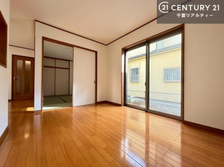 ���r���O �S�n�ǂ����r���O�͉Ƒ������R�ƏW�܂�܂��B�Ƒ��c�R�̎��Ԃ����������ł��B���Ƒ��ƁA����w�[���������Ԃ��߂��������ł��ˁB