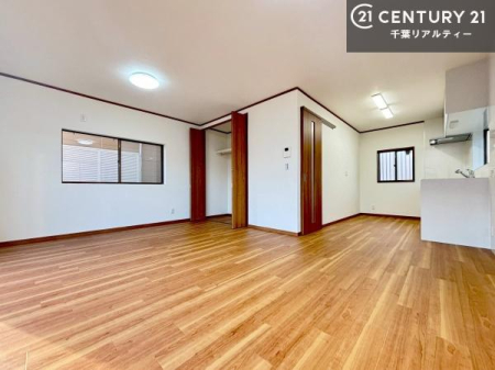 ���r���O �S�n�ǂ����r���O�͉Ƒ������R�ƏW�܂�܂��B�Ƒ��c�R�̎��Ԃ����������ł��B���Ƒ��ƁA����w�[���������Ԃ��߂��������ł��ˁB