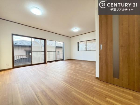 ���r���O �S�n�ǂ����r���O�͉Ƒ������R�ƏW�܂�܂��B�Ƒ��c�R�̎��Ԃ����������ł��B���Ƒ��ƁA����w�[���������Ԃ��߂��������ł��ˁB