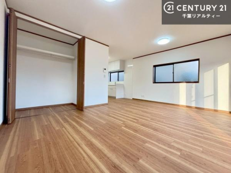 ���r���O �D�����z���܂肪���r���O����ł���ċ��S�n�̗ǂ���Ԃ����o���Ă���܂��I
���났�̎��Ԃ��߂����܂��I